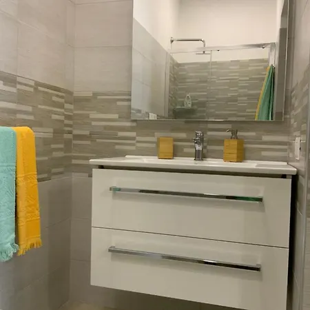 Nuovissimo Indipendente Al Centro !! Catane